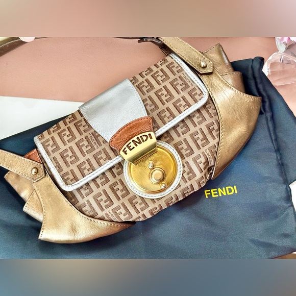 Fendi Rare Metallic Shoulder Bag - Picture 12 of 12